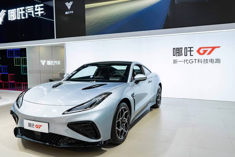 佛山高明区玛雷振企业管理咨询哪吒汽车在智能汽车领域的表现，领途汽车在新能源汽车市场中的影响力